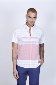 COTTON SHIRT IN RED COLOUR, SHORT SLEEVES, AND REGULAR FIT MOLD.
