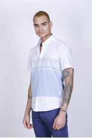 COTTON SHIRT IN DARK BLUE COLOUR, SHORT SLEEVES, AND REGULAR FIT MOLD.