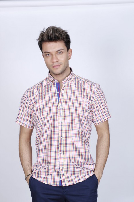 COTTON SHIRT SHORT SLEEVES, AND REGULAR FIT MOLD. RED