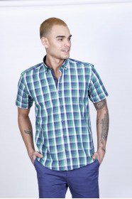 COTTON SHIRT IN GREEN COLOUR, SHORT SLEEVES, AND REGULAR FIT MOLD.