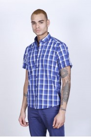 COTTON SHIRT IN SAX BLUE COLOUR, SHORT SLEEVES, AND REGULAR FIT MOLD.