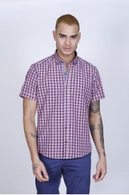 COTTON SHIRT IN RED COLOUR, SHORT SLEEVES, AND REGULAR FIT MOLD.