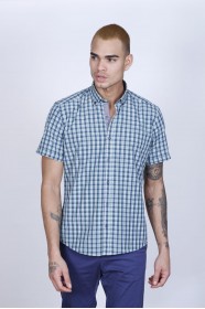 COTTON SHIRT IN GREEN COLOUR, SHORT SLEEVES, AND REGULAR FIT MOLD.