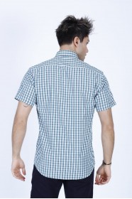 COTTON SHIRT IN GREEN COLOUR, SHORT SLEEVES, AND REGULAR FIT MOLD.