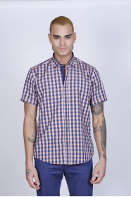 COTTON SHIRT IN YELLOW COLOUR, SHORT SLEEVES, AND REGULAR FIT MOLD.