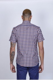 COTTON SHIRT IN YELLOW COLOUR, SHORT SLEEVES, AND REGULAR FIT MOLD.