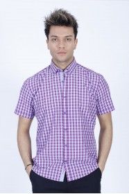 COTTON SHIRT IN RED COLOUR, SHORT SLEEVES, AND REGULAR FIT MOLD.
