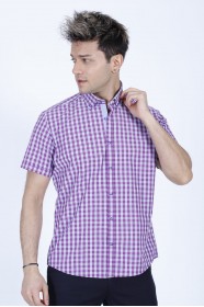 COTTON SHIRT IN RED COLOUR, SHORT SLEEVES, AND REGULAR FIT MOLD.