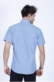 COTTON SHIRT IN TURQUOISE COLOUR, SHORT SLEEVES, AND REGULAR FIT MOLD.