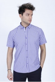 COTTON SHIRT IN LILY COLOUR, SHORT SLEEVES, AND REGULAR FIT MOLD.