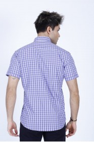 COTTON SHIRT IN LILY COLOUR, SHORT SLEEVES, AND REGULAR FIT MOLD.
