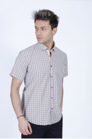 COTTON SHIRT IN YELLOW COLOUR, SHORT SLEEVES, AND REGULAR FIT MOLD.