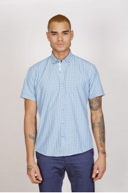 COTTON SHIRT IN TURQUOISE COLOUR, SHORT SLEEVES, AND REGULAR FIT MOLD.