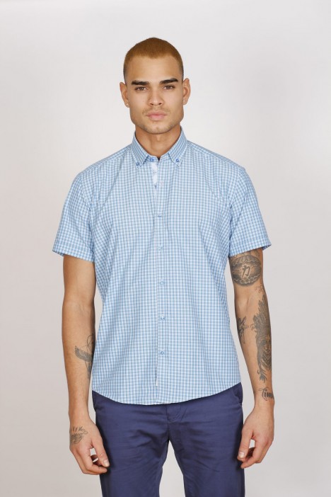 COTTON SHIRT IN TURQUOISE COLOUR, SHORT SLEEVES, AND REGULAR FIT MOLD.
