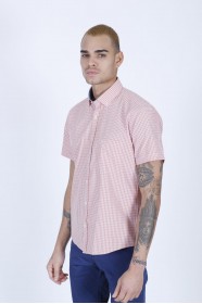 COTTON SHIRT IN YELLOW COLOUR, SHORT SLEEVES, AND REGULAR FIT MOLD.