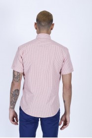 COTTON SHIRT IN YELLOW COLOUR, SHORT SLEEVES, AND REGULAR FIT MOLD.