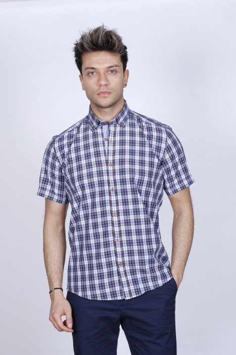 COTTON SHIRT IN BROWN COLOUR, SHORT SLEEVES, AND REGULAR FIT MOLD.