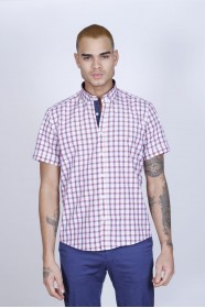 COTTON SHIRT IN RED COLOUR, SHORT SLEEVES, AND REGULAR FIT MOLD.