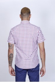 COTTON SHIRT IN RED COLOUR, SHORT SLEEVES, AND REGULAR FIT MOLD.