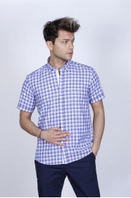 COTTON SHIRT IN SAX BLUE COLOUR, SHORT SLEEVES, AND REGULAR FIT MOLD.