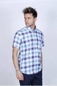 COTTON SHIRT IN TURQUOISE COLOUR, SHORT SLEEVES, AND REGULAR FIT MOLD.