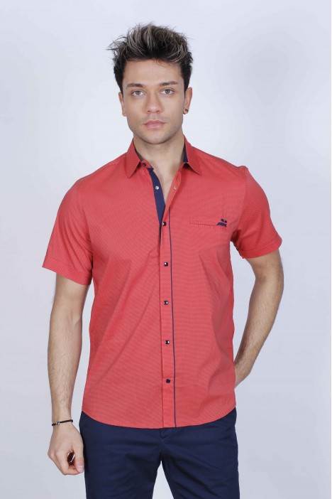 SPORT COTTON SHIRT IN RED COLORED, SHORT SLEEVE, SNAP-BUTTON ON THE FRONT.