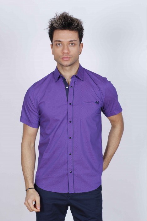 SPORT COTTON SHIRT IN PURPLE COLORED, SHORT SLEEVE, SNAP-BUTTON ON THE FRONT.