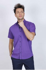SPORT COTTON SHIRT IN PURPLE COLORED, SHORT SLEEVE, SNAP-BUTTON ON THE FRONT.