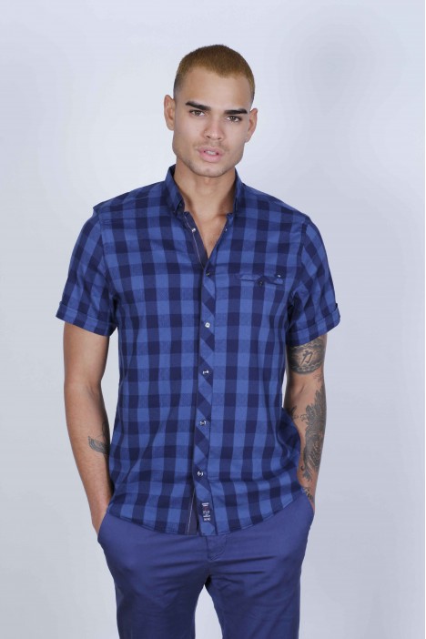 SPORT COTTON SHIRT IN NAVY BLUE COLORED, SHORT SLEEVE, SNAP-BUTTON ON THE FRONT.