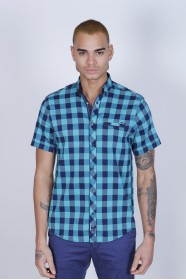 SPORT COTTON SHIRT IN TURQUOISE COLORED, SHORT SLEEVE, SNAP-BUTTON ON THE FRONT.