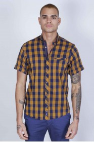 SPORT COTTON SHIRT IN MUSTARD COLORED, SHORT SLEEVE, SNAP-BUTTON ON THE FRONT.