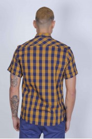 SPORT COTTON SHIRT IN MUSTARD COLORED, SHORT SLEEVE, SNAP-BUTTON ON THE FRONT.