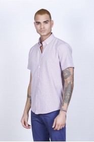 COTTON SHIRT IN RED COLOUR, SHORT SLEEVES, AND REGULAR FIT MOLD.
