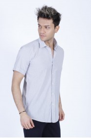 COTTON SHIRT IN GREY COLOUR, SHORT SLEEVES, AND REGULAR FIT MOLD.