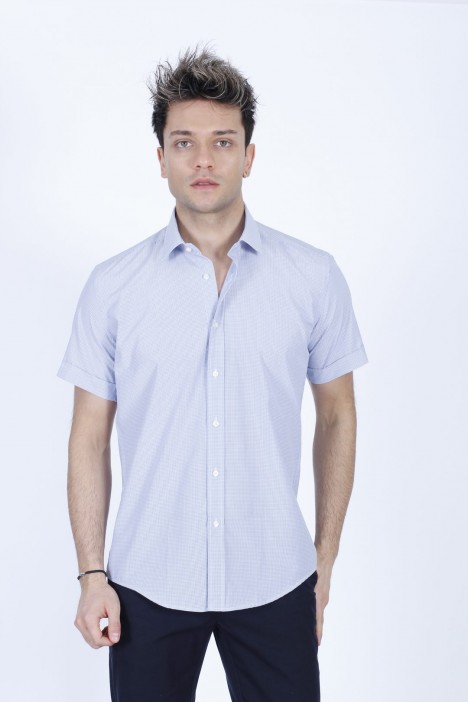 COTTON SHIRT IN SAX BLUE COLOUR, SHORT SLEEVES, AND REGULAR FIT MOLD.