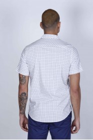 SPORT COTTON SHIRT IN WHITE COLORED, SHORT SLEEVE, SNAP-BUTTON ON THE FRONT.