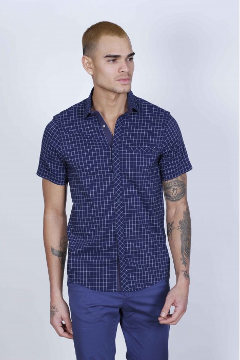 SPORT COTTON SHIRT IN NAVY BLUE COLORED, SHORT SLEEVE, SNAP-BUTTON ON THE FRONT.