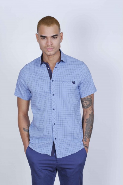 SPORT COTTON SHIRT IN LIGHT BLUE COLORED, SHORT SLEEVE, SNAP-BUTTON ON THE FRONT.