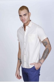 SPORT COTTON SHIRT IN CREAM, SHORT SLEEVE, SNAP-BUTTON ON THE FRONT.