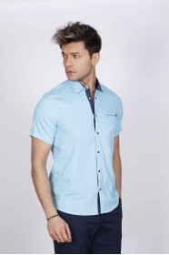SPORT COTTON SHIRT IN LIGHT COLORED, SHORT SLEEVE, SNAP-BUTTON ON THE FRONT.
