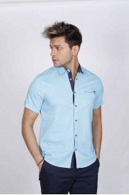 SPORT COTTON SHIRT IN LIGHT COLORED, SHORT SLEEVE, SNAP-BUTTON ON THE FRONT.