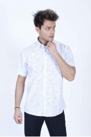 COTTON SHIRT IN WHITE COLOUR, SHORT SLEEVES, AND REGULAR FIT MOLD.