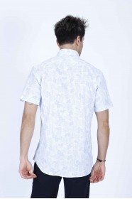 COTTON SHIRT IN WHITE COLOUR, SHORT SLEEVES, AND REGULAR FIT MOLD.