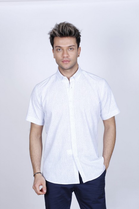 COTTON SHIRT IN BLUE COLOUR, SHORT SLEEVES, AND REGULAR FIT MOLD.