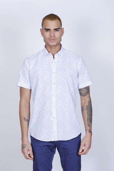 COTTON SHIRT IN WHITE COLOUR, SHORT SLEEVES, AND REGULAR FIT MOLD.
