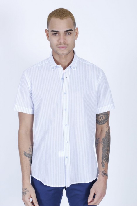 COTTON SHIRT IN BLUE COLOUR, SHORT SLEEVES, AND REGULAR FIT MOLD.