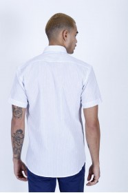 COTTON SHIRT IN BLUE COLOUR, SHORT SLEEVES, AND REGULAR FIT MOLD.
