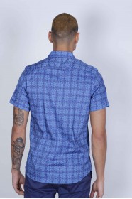 SPORT COTTON SHIRT IN BLUE COLORED, SHORT SLEEVE, SNAP-BUTTON ON THE FRONT.