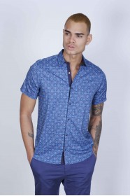 SPORT COTTON SHIRT IN SAX BLUE COLORED, SHORT SLEEVE, SNAP-BUTTON ON THE FRONT.
