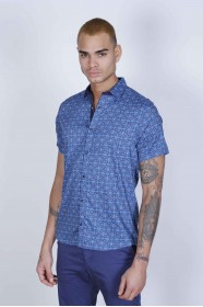 SPORT COTTON SHIRT IN SAX BLUE COLORED, SHORT SLEEVE, SNAP-BUTTON ON THE FRONT.